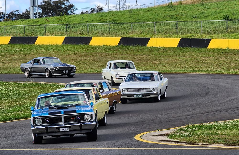 Move over FORD - Rolling 30 Sydney Motorsport Park